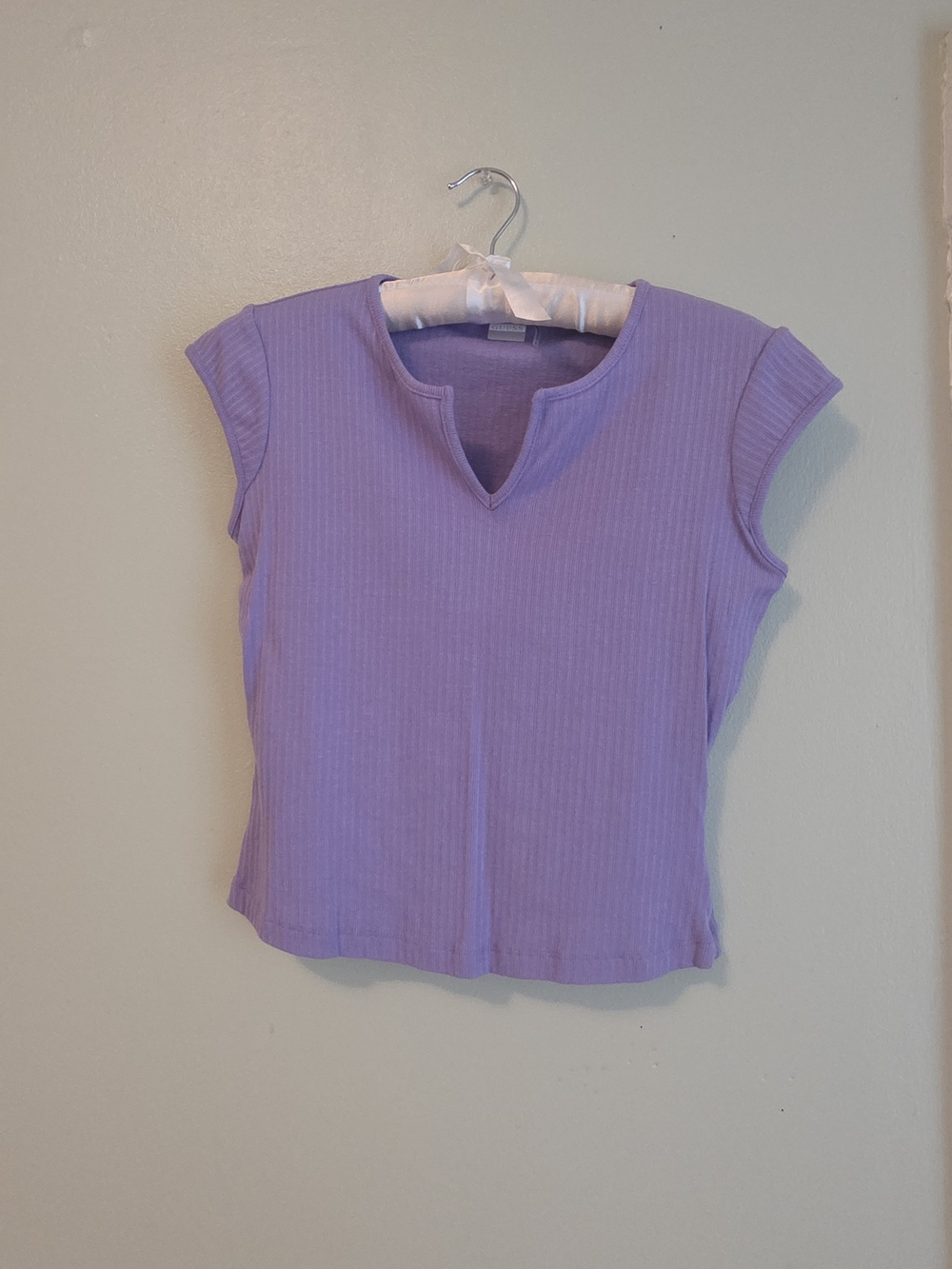 Guess Lavender Ribbed Notch-Neck Crop Top